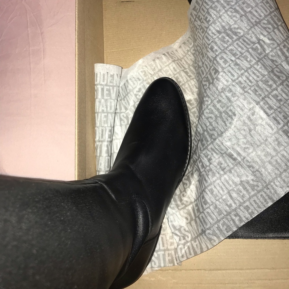 Leather under the knee Steve Madden Black Boots